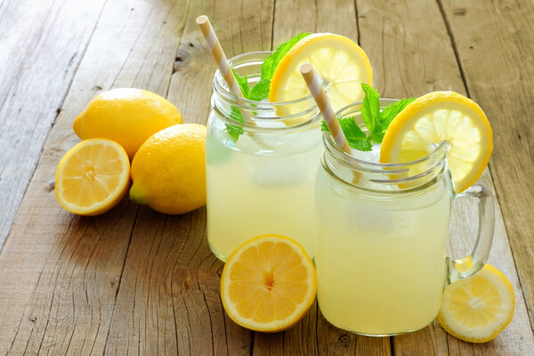 Lemonade with honey